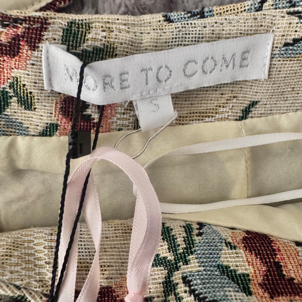 More to Come- Doer Skirt Set in Cream Floral - Picture 3 of 3
